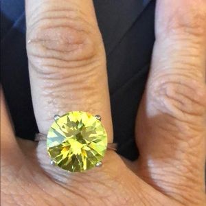 .925 sterling silver ring w/ canary stone size 9.5